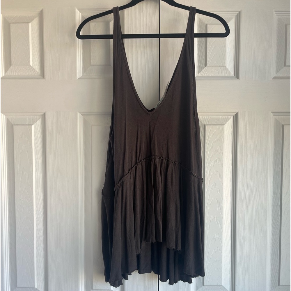 Grey flowy tank top.